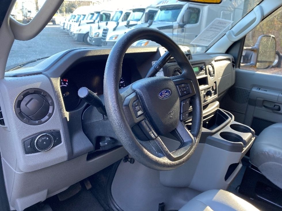 Light Duty Box Truck-Light and Medium Duty Trucks-Ford-2022-E350-Cleveland-TN-95,543\n\t\tmiles-$ 29,750 - Image 15