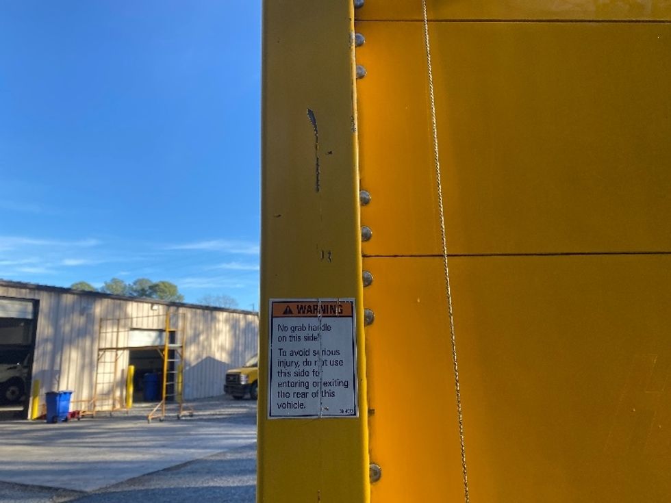 Light Duty Box Truck-Light and Medium Duty Trucks-Ford-2022-E350-Cleveland-TN-95,543\n\t\tmiles-$ 29,750 - Image 27