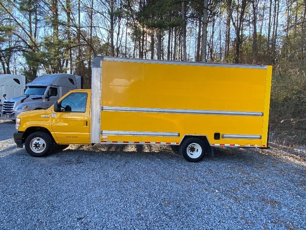 Light Duty Box Truck-Light and Medium Duty Trucks-Ford-2022-E350-Cleveland-TN-95,543\n\t\tmiles-$ 29,750 - Image 4