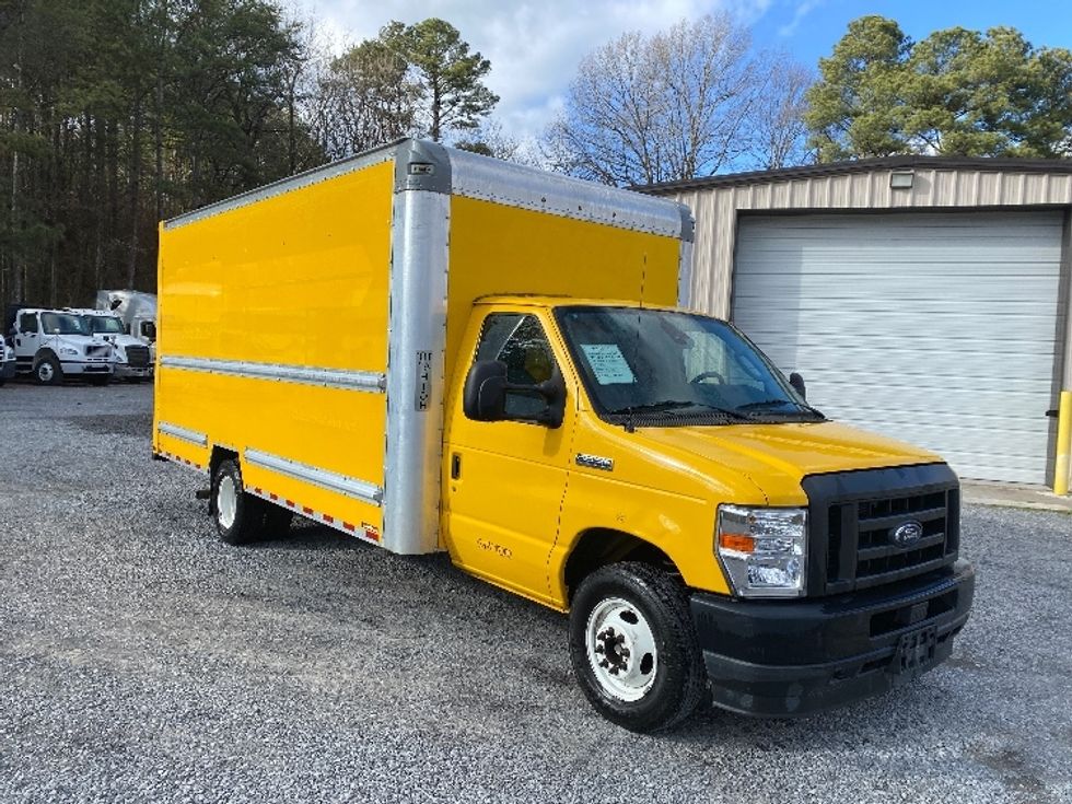 Light Duty Box Truck-Light and Medium Duty Trucks-Ford-2022-E350-Cleveland-TN-99,755\n\t\tmiles-$ 29,250 - Image 1