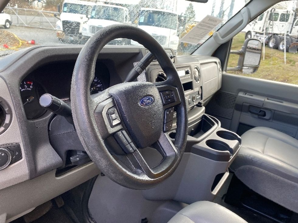 Light Duty Box Truck-Light and Medium Duty Trucks-Ford-2022-E350-Cleveland-TN-99,755\n\t\tmiles-$ 29,250 - Image 15