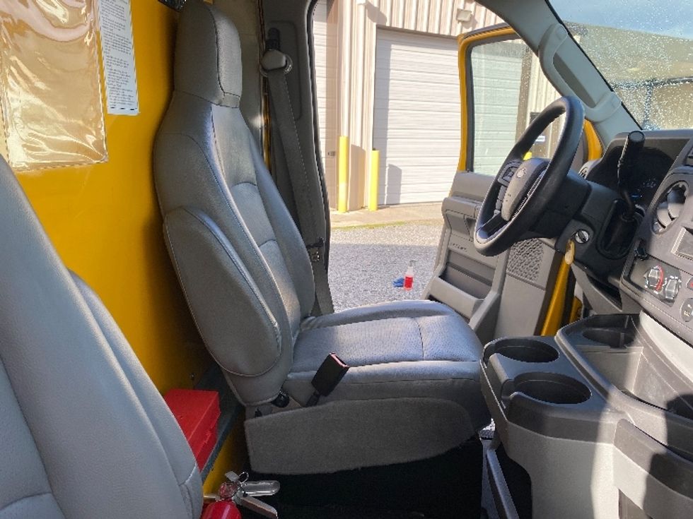 Light Duty Box Truck-Light and Medium Duty Trucks-Ford-2022-E350-Cleveland-TN-99,755\n\t\tmiles-$ 29,250 - Image 20