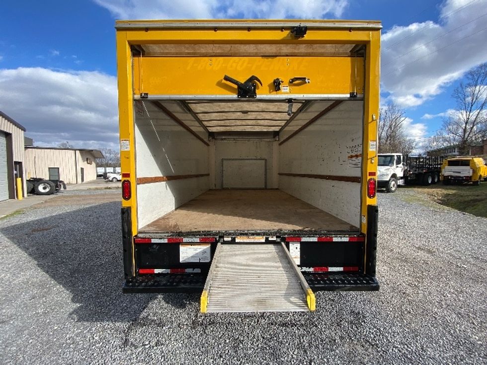 Light Duty Box Truck-Light and Medium Duty Trucks-Ford-2022-E350-Cleveland-TN-99,755\n\t\tmiles-$ 29,250 - Image 8