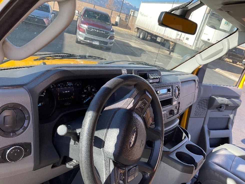 Light Duty Box Truck-Light and Medium Duty Trucks-Ford-2022-E350-Colorado Springs-CO-92,504\n\t\tmiles-$ 26,750 - Image 17