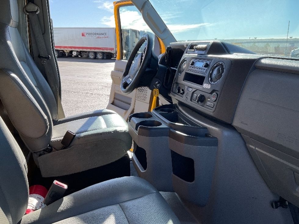Light Duty Box Truck-Light and Medium Duty Trucks-Ford-2022-E350-Colorado Springs-CO-92,504\n\t\tmiles-$ 26,750 - Image 21