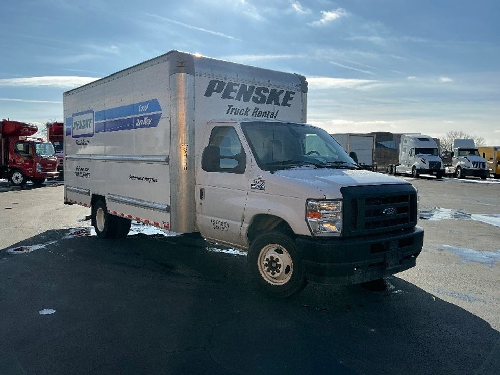 Light Duty Box Truck-Light and Medium Duty Trucks-Ford-2022-E350-Columbus-OH-91,585\n\t\tmiles-$ 31,000 - Image 1