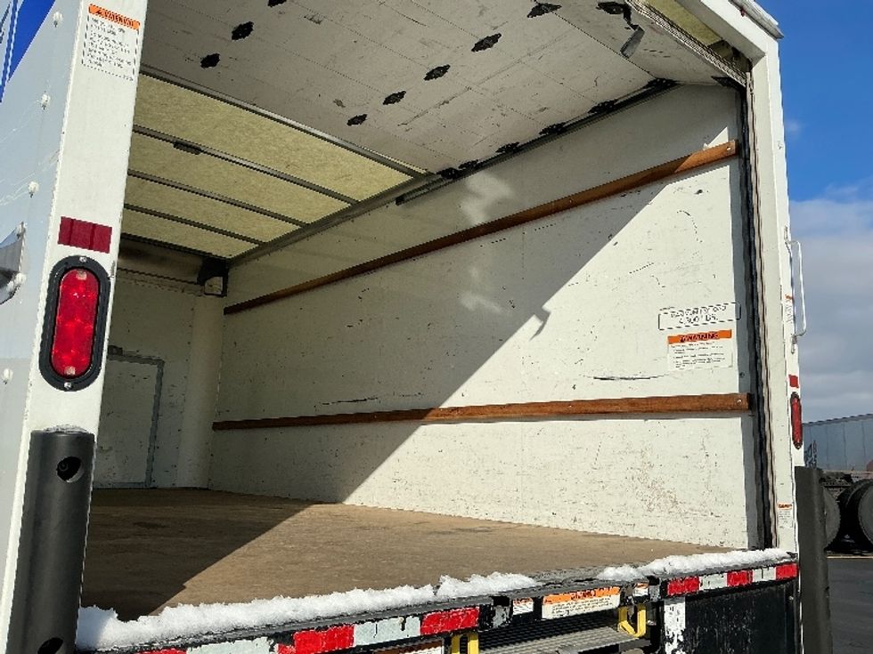 Light Duty Box Truck-Light and Medium Duty Trucks-Ford-2022-E350-Columbus-OH-91,585\n\t\tmiles-$ 31,000 - Image 12
