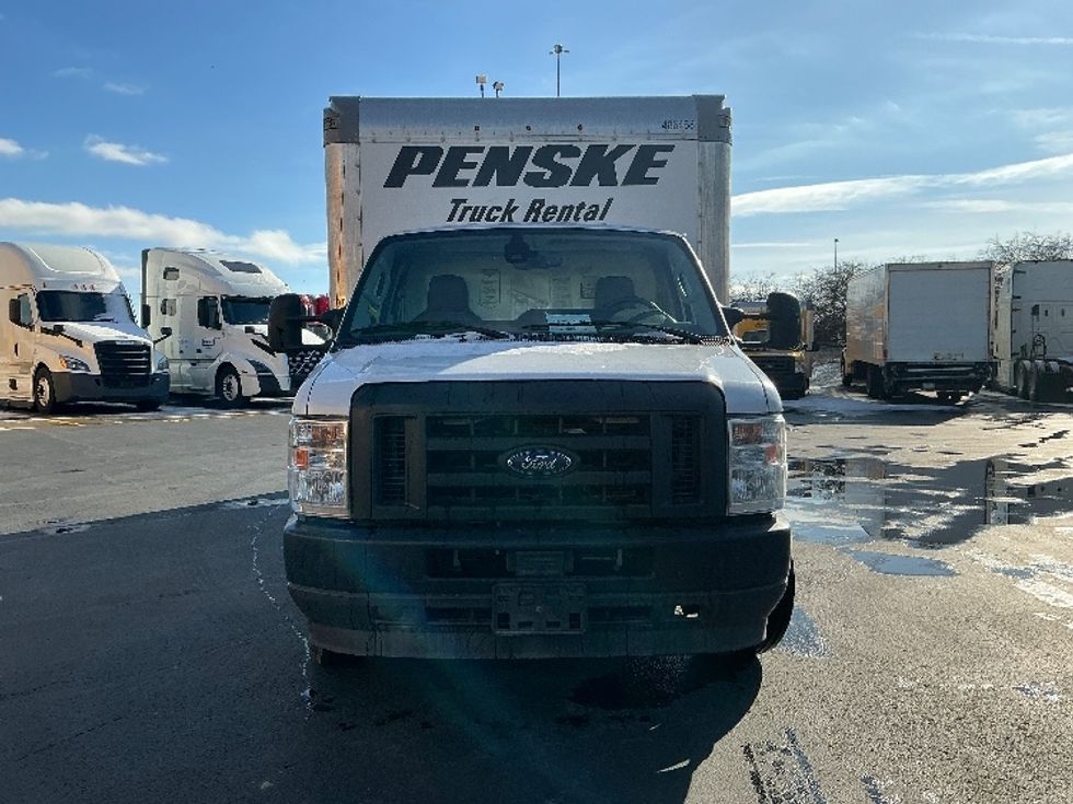 Light Duty Box Truck-Light and Medium Duty Trucks-Ford-2022-E350-Columbus-OH-91,585\n\t\tmiles-$ 31,000 - Image 2