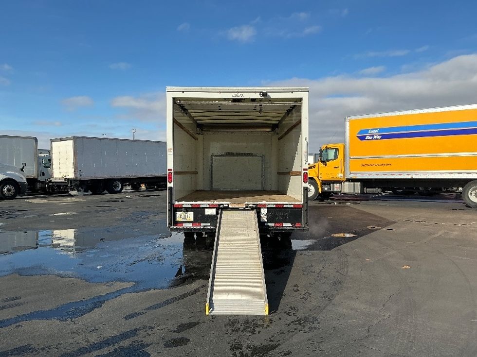 Light Duty Box Truck-Light and Medium Duty Trucks-Ford-2022-E350-Columbus-OH-91,585\n\t\tmiles-$ 31,000 - Image 9