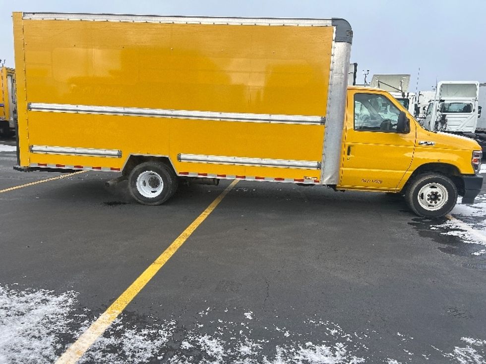 Light Duty Box Truck-Light and Medium Duty Trucks-Ford-2022-E350-Columbus-OH-92,963\n\t\tmiles-$ 28,000 - Image 14