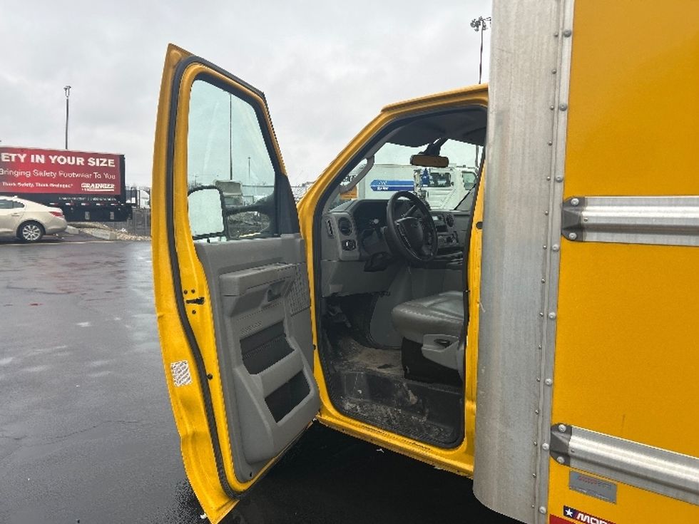 Light Duty Box Truck-Light and Medium Duty Trucks-Ford-2022-E350-Columbus-OH-92,963\n\t\tmiles-$ 28,000 - Image 15