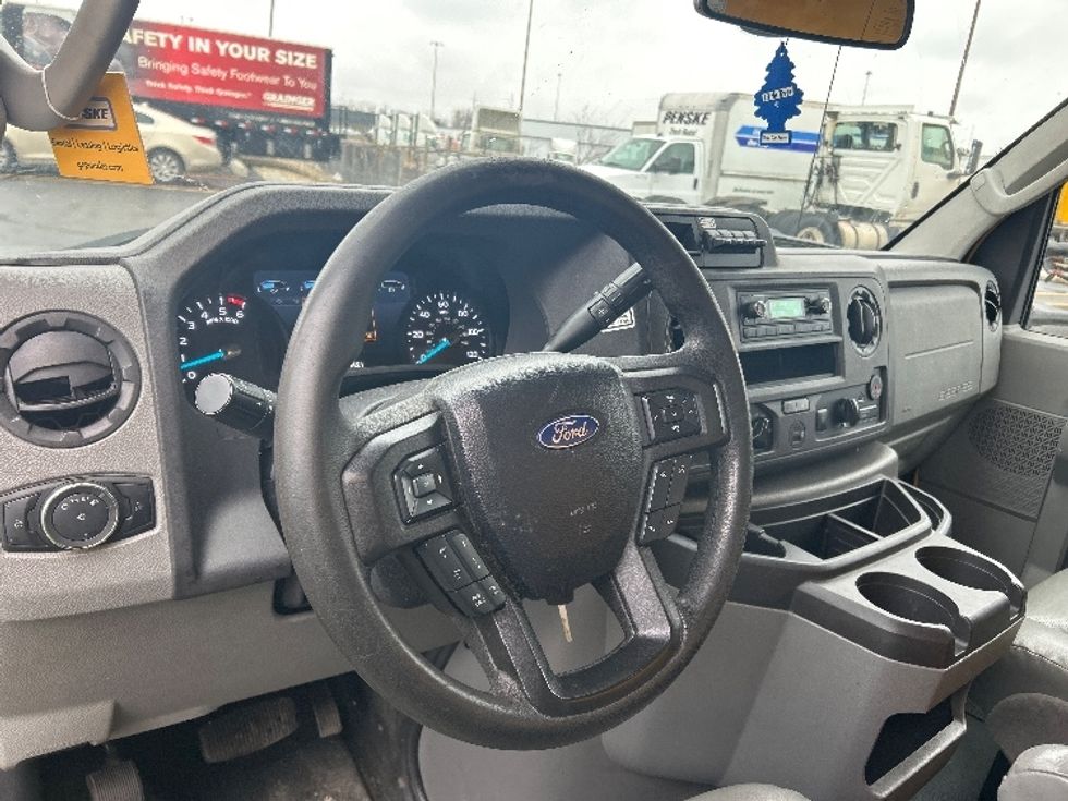 Light Duty Box Truck-Light and Medium Duty Trucks-Ford-2022-E350-Columbus-OH-92,963\n\t\tmiles-$ 28,000 - Image 16