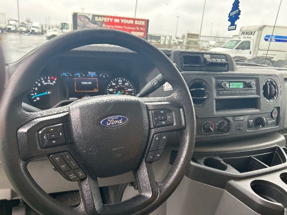 Light Duty Box Truck-Light and Medium Duty Trucks-Ford-2022-E350-Columbus-OH-92,963\n\t\tmiles-$ 28,000 - Image 17