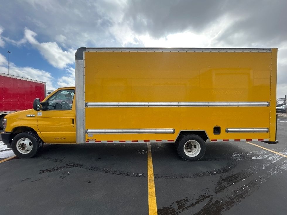 Light Duty Box Truck-Light and Medium Duty Trucks-Ford-2022-E350-Columbus-OH-92,963\n\t\tmiles-$ 28,000 - Image 4