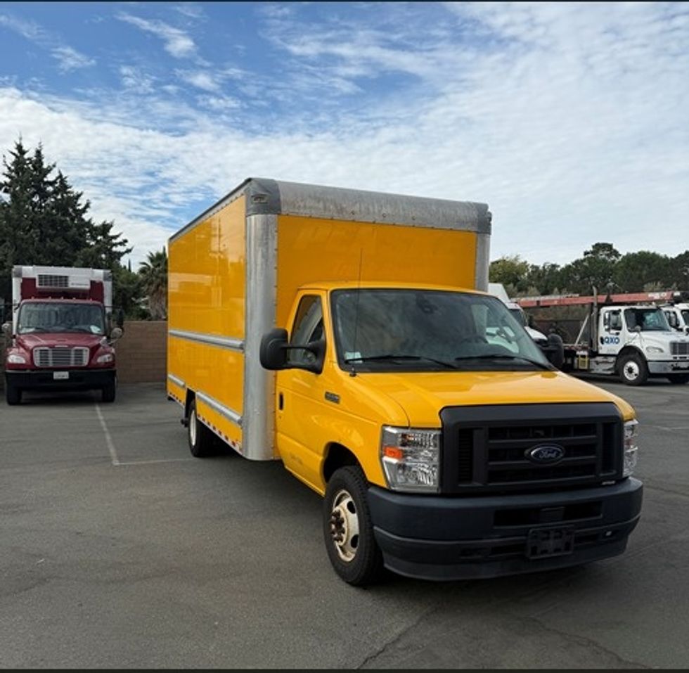 Light Duty Box Truck-Light and Medium Duty Trucks-Ford-2022-E350-Concord-CA-96,995\n\t\tmiles-$ 10,000 - Image 1