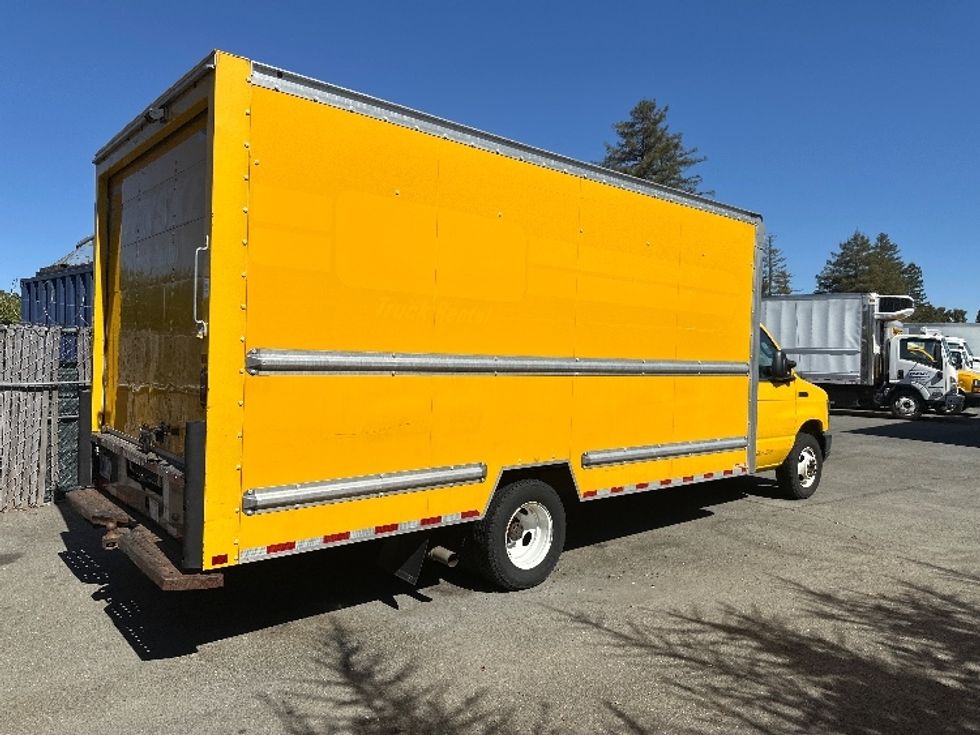 Light Duty Box Truck-Light and Medium Duty Trucks-Ford-2022-E350-Concord-CA-96,995\n\t\tmiles-$ 10,000 - Image 14