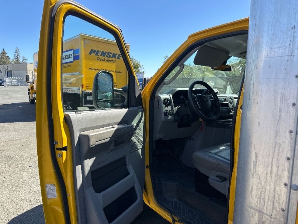 Light Duty Box Truck-Light and Medium Duty Trucks-Ford-2022-E350-Concord-CA-96,995\n\t\tmiles-$ 10,000 - Image 15