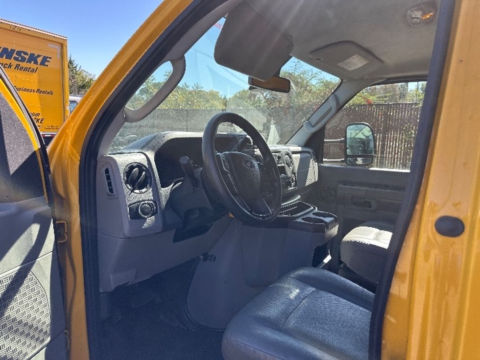 Light Duty Box Truck-Light and Medium Duty Trucks-Ford-2022-E350-Concord-CA-96,995\n\t\tmiles-$ 10,000 - Image 16