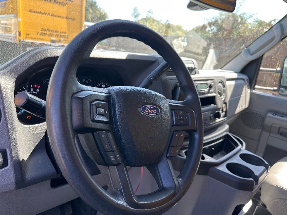 Light Duty Box Truck-Light and Medium Duty Trucks-Ford-2022-E350-Concord-CA-96,995\n\t\tmiles-$ 10,000 - Image 17