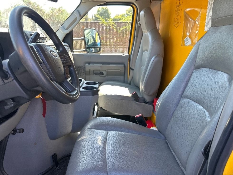 Light Duty Box Truck-Light and Medium Duty Trucks-Ford-2022-E350-Concord-CA-96,995\n\t\tmiles-$ 10,000 - Image 18