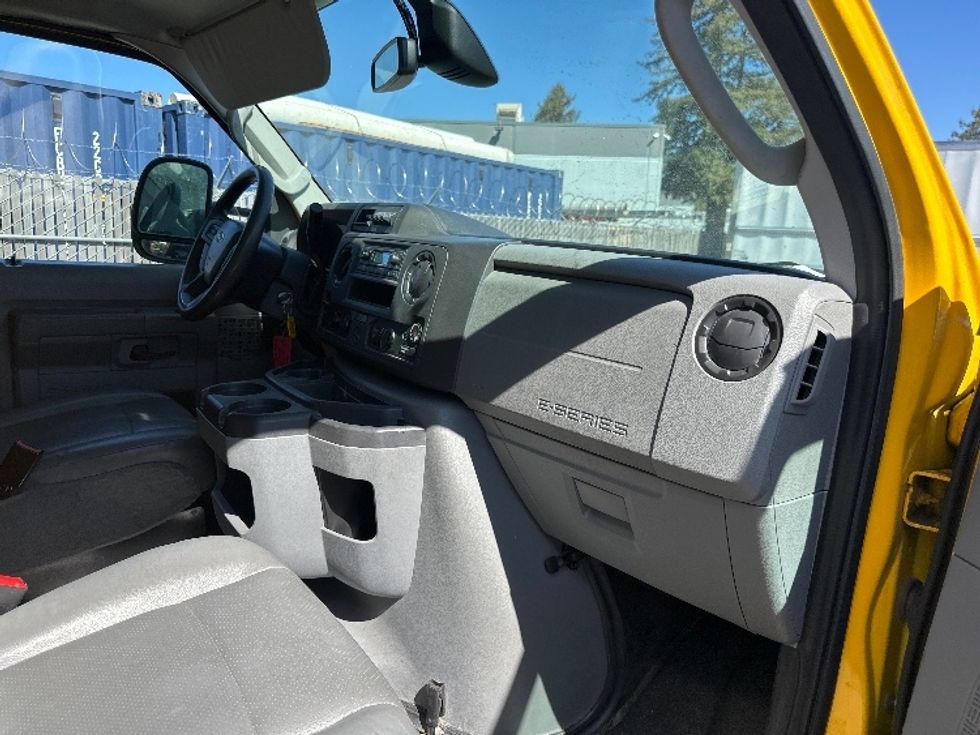 Light Duty Box Truck-Light and Medium Duty Trucks-Ford-2022-E350-Concord-CA-96,995\n\t\tmiles-$ 10,000 - Image 20