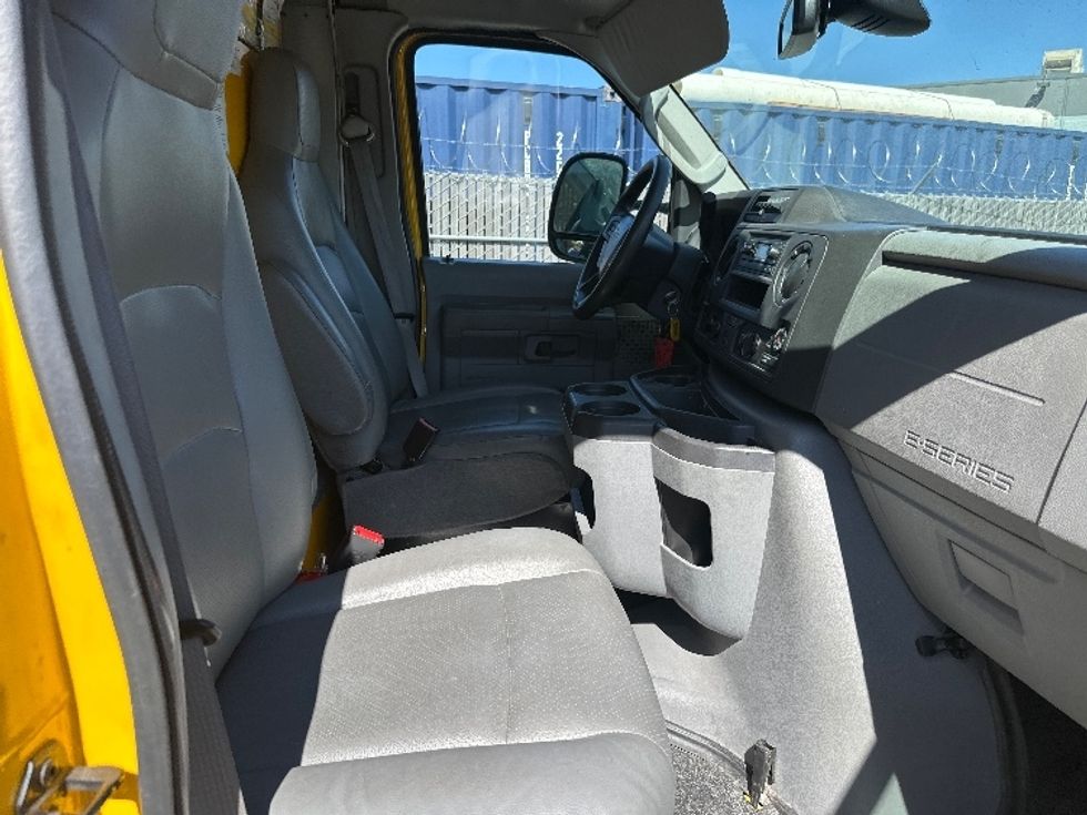 Light Duty Box Truck-Light and Medium Duty Trucks-Ford-2022-E350-Concord-CA-96,995\n\t\tmiles-$ 10,000 - Image 21