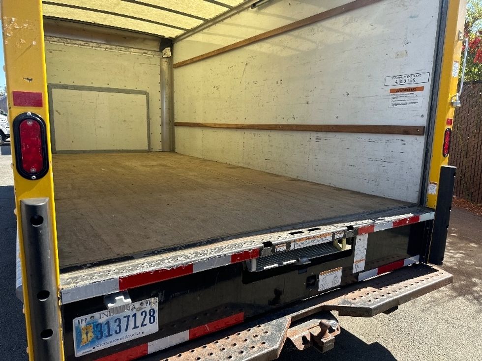 Light Duty Box Truck-Light and Medium Duty Trucks-Ford-2022-E350-Concord-CA-96,995\n\t\tmiles-$ 10,000 - Image 9