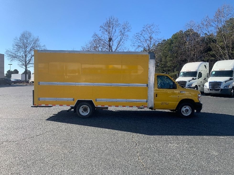 Light Duty Box Truck-Light and Medium Duty Trucks-Ford-2022-E350-Concord-NC-89,712\n\t\tmiles-$ 31,000 - Image 15