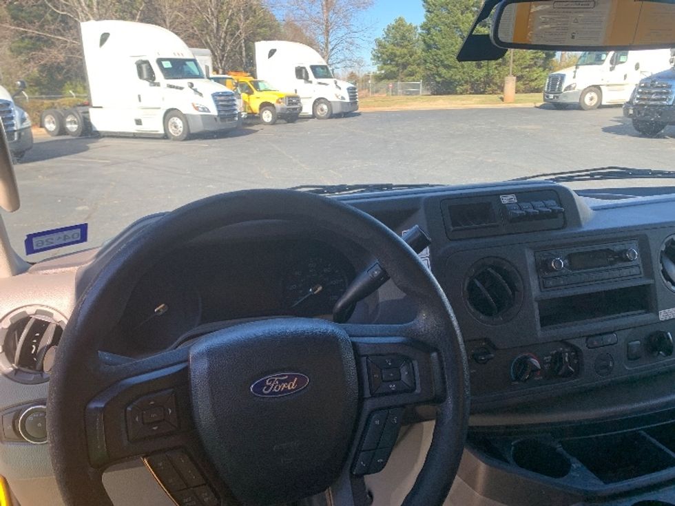 Light Duty Box Truck-Light and Medium Duty Trucks-Ford-2022-E350-Concord-NC-89,712\n\t\tmiles-$ 31,000 - Image 17