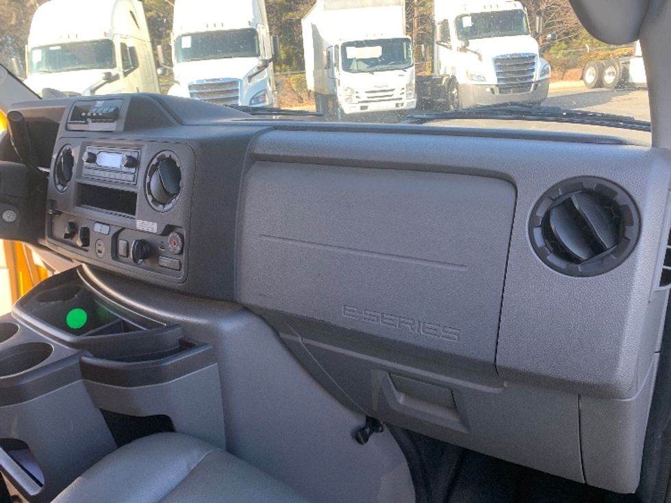 Light Duty Box Truck-Light and Medium Duty Trucks-Ford-2022-E350-Concord-NC-89,712\n\t\tmiles-$ 31,000 - Image 20