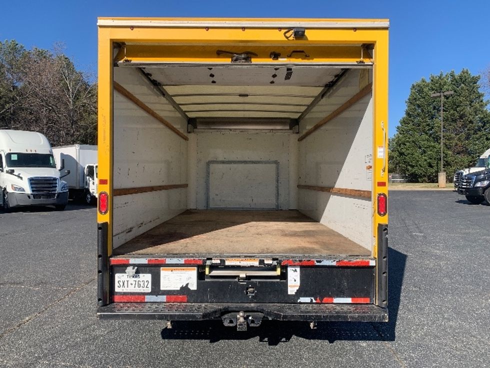 Light Duty Box Truck-Light and Medium Duty Trucks-Ford-2022-E350-Concord-NC-89,712\n\t\tmiles-$ 31,000 - Image 8