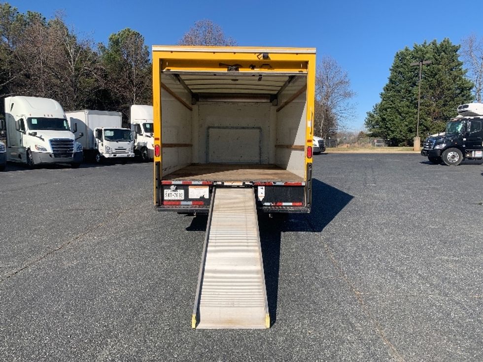 Light Duty Box Truck-Light and Medium Duty Trucks-Ford-2022-E350-Concord-NC-89,712\n\t\tmiles-$ 31,000 - Image 9