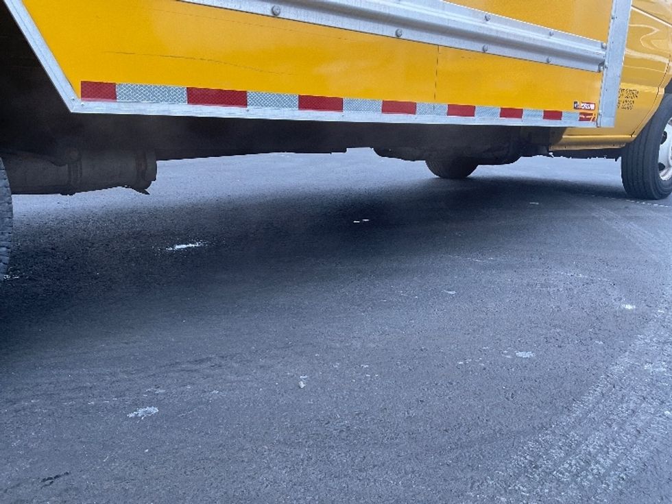 Light Duty Box Truck-Light and Medium Duty Trucks-Ford-2022-E350-Cranbury-NJ-87,743\n\t\tmiles-$ 28,250 - Image 14