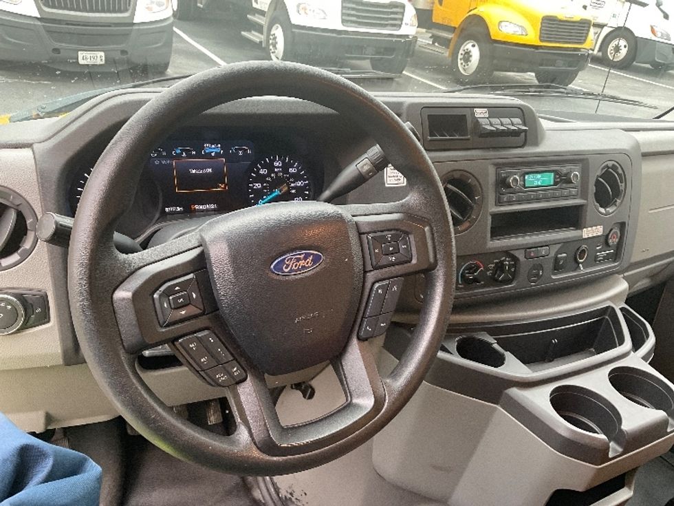 Light Duty Box Truck-Light and Medium Duty Trucks-Ford-2022-E350-Cranbury-NJ-87,743\n\t\tmiles-$ 28,250 - Image 17