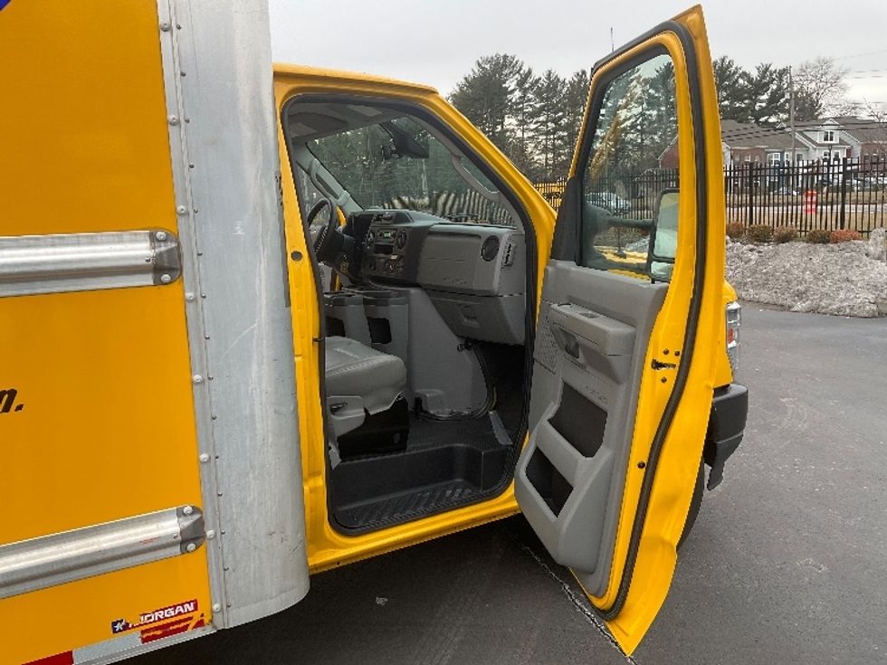 Light Duty Box Truck-Light and Medium Duty Trucks-Ford-2022-E350-Cranbury-NJ-87,743\n\t\tmiles-$ 28,250 - Image 20