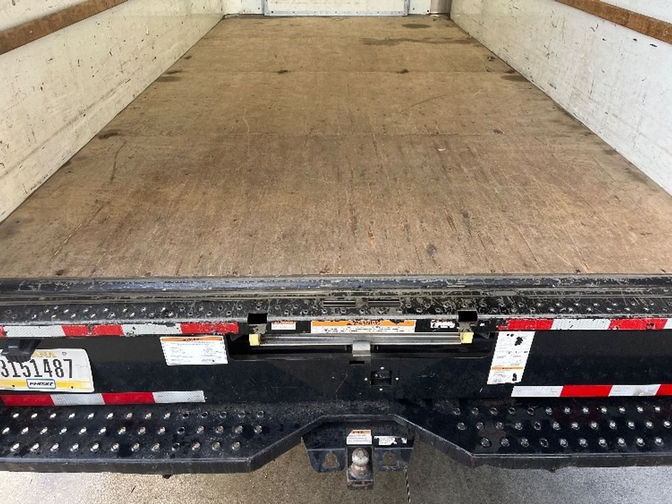 Light Duty Box Truck-Light and Medium Duty Trucks-Ford-2022-E350-Cranbury-NJ-94,465\n\t\tmiles-$ 27,250 - Image 10