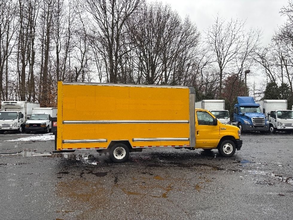 Light Duty Box Truck-Light and Medium Duty Trucks-Ford-2022-E350-Cranbury-NJ-94,465\n\t\tmiles-$ 27,250 - Image 16