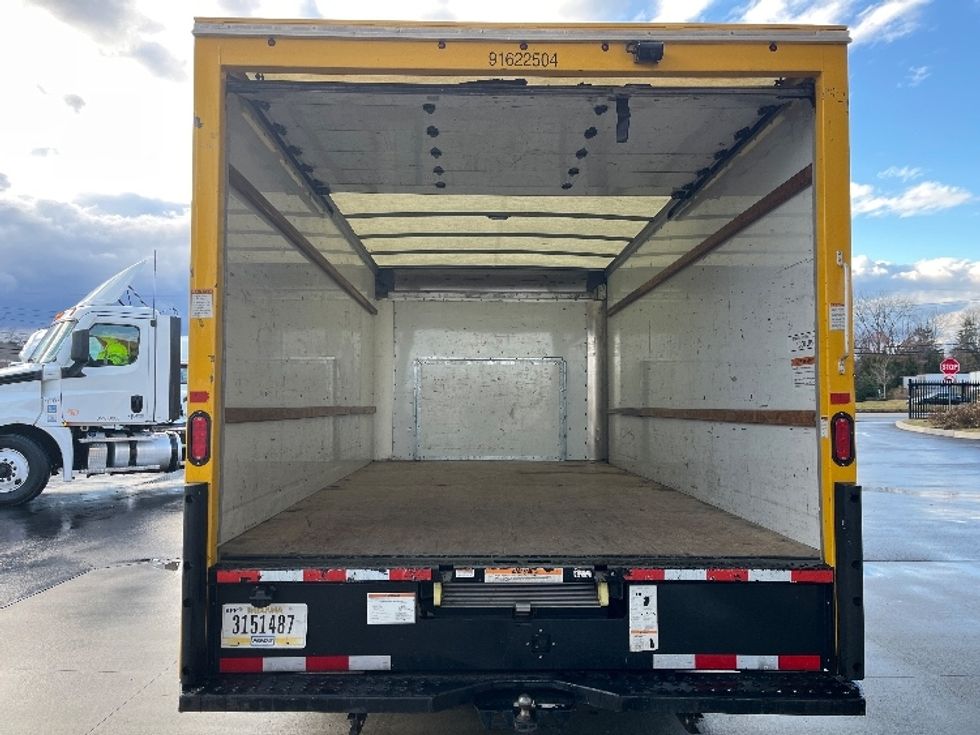 Light Duty Box Truck-Light and Medium Duty Trucks-Ford-2022-E350-Cranbury-NJ-94,465\n\t\tmiles-$ 27,250 - Image 8