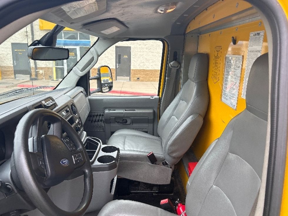 Light Duty Box Truck-Light and Medium Duty Trucks-Ford-2022-E350-Dallas-TX-100,903\n\t\tmiles-$ 27,750 - Image 15