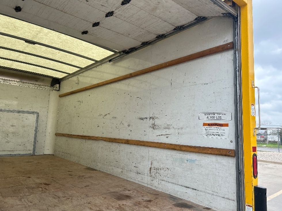 Light Duty Box Truck-Light and Medium Duty Trucks-Ford-2022-E350-Dallas-TX-107,093\n\t\tmiles-$ 27,500 - Image 12