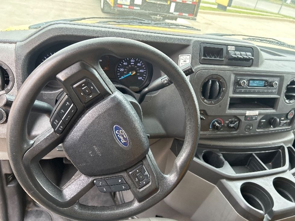 Light Duty Box Truck-Light and Medium Duty Trucks-Ford-2022-E350-Dallas-TX-107,093\n\t\tmiles-$ 27,500 - Image 18