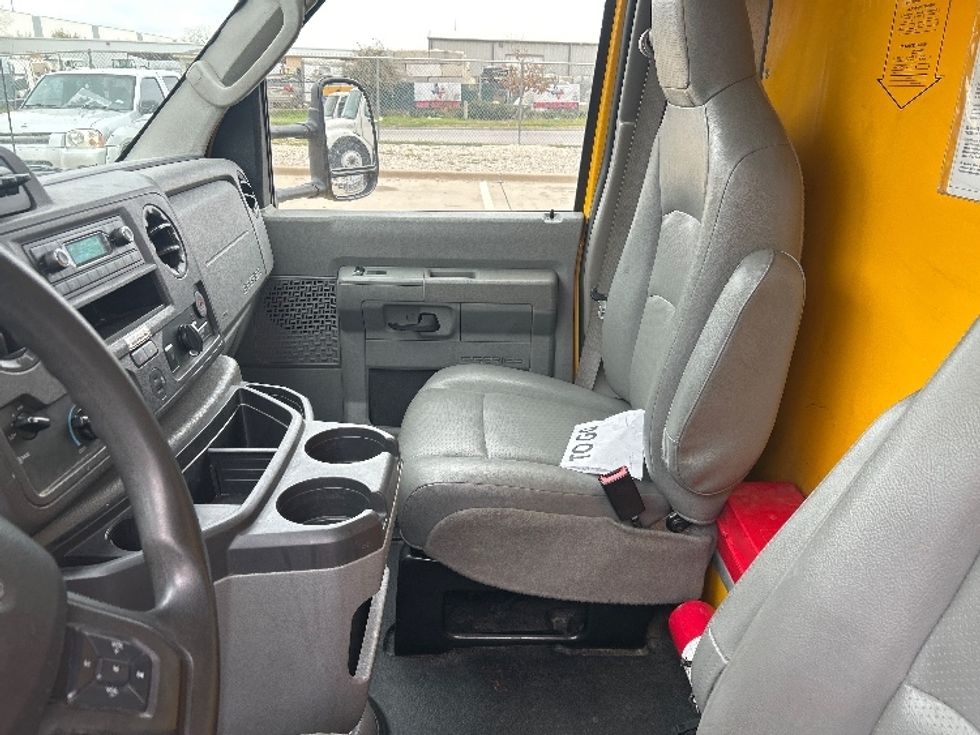 Light Duty Box Truck-Light and Medium Duty Trucks-Ford-2022-E350-Dallas-TX-107,093\n\t\tmiles-$ 27,500 - Image 19