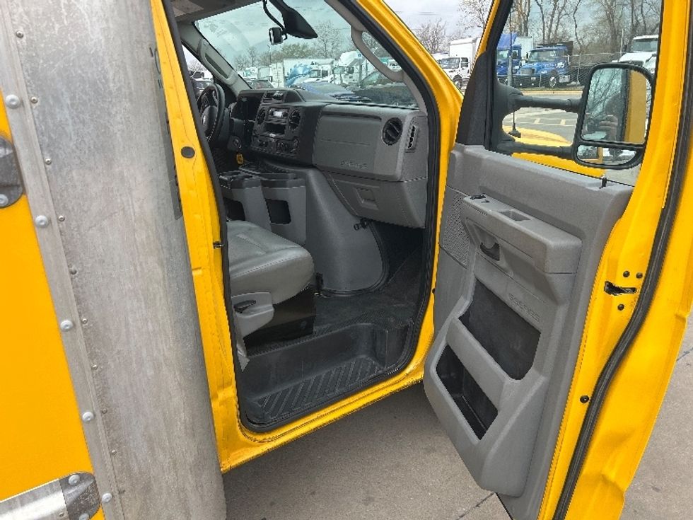Light Duty Box Truck-Light and Medium Duty Trucks-Ford-2022-E350-Dallas-TX-107,093\n\t\tmiles-$ 27,500 - Image 20