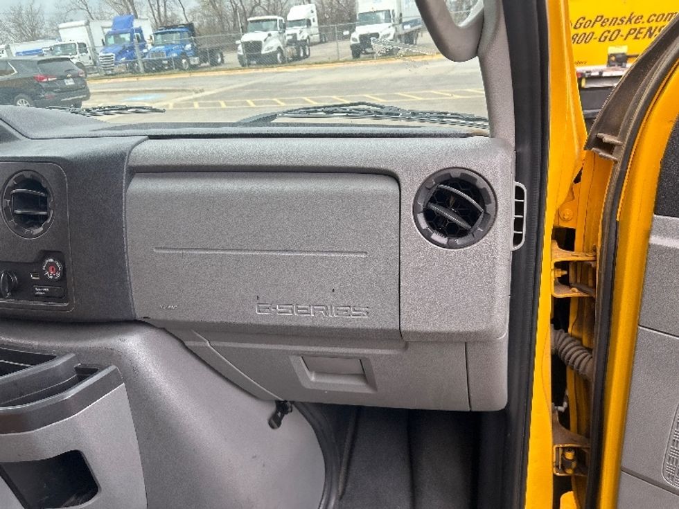 Light Duty Box Truck-Light and Medium Duty Trucks-Ford-2022-E350-Dallas-TX-107,093\n\t\tmiles-$ 27,500 - Image 21