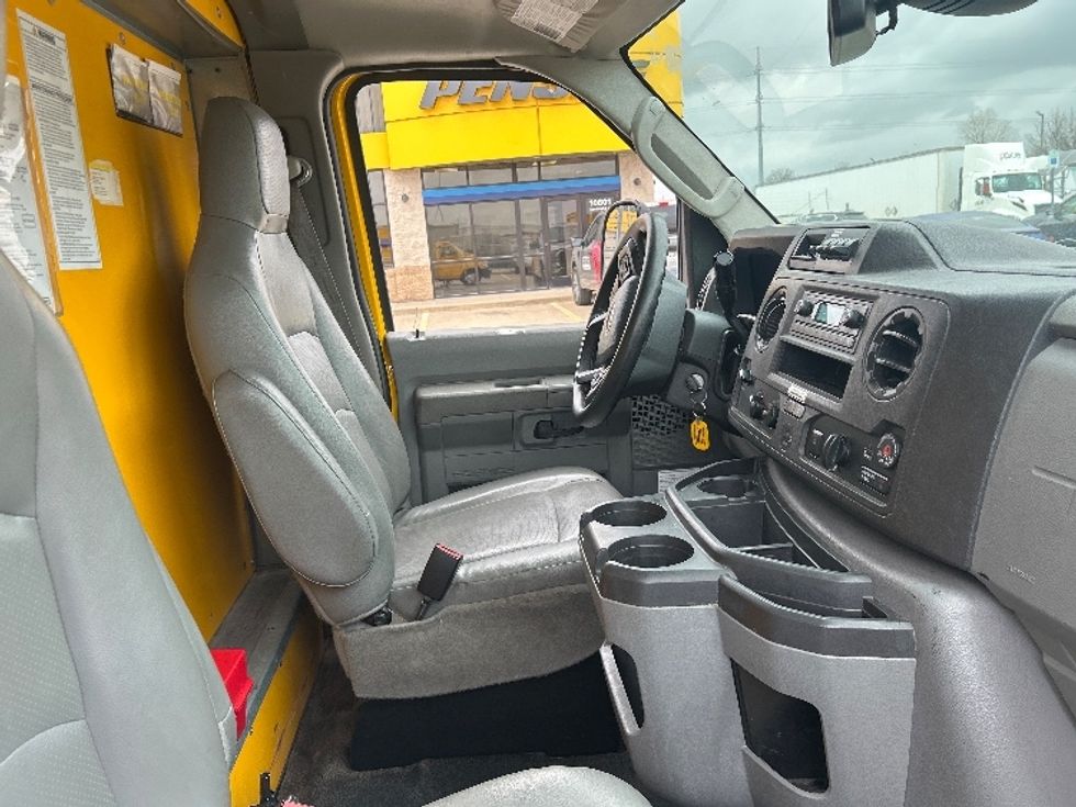 Light Duty Box Truck-Light and Medium Duty Trucks-Ford-2022-E350-Dallas-TX-107,093\n\t\tmiles-$ 27,500 - Image 22