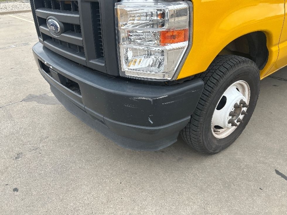Light Duty Box Truck-Light and Medium Duty Trucks-Ford-2022-E350-Dallas-TX-107,093\n\t\tmiles-$ 27,500 - Image 27