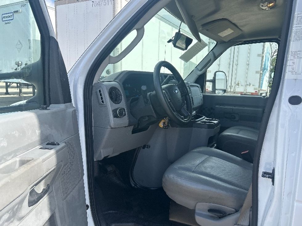 Light Duty Box Truck-Light and Medium Duty Trucks-Ford-2022-E350-Dallas-TX-76,605\n\t\tmiles-$ 34,000 - Image 16