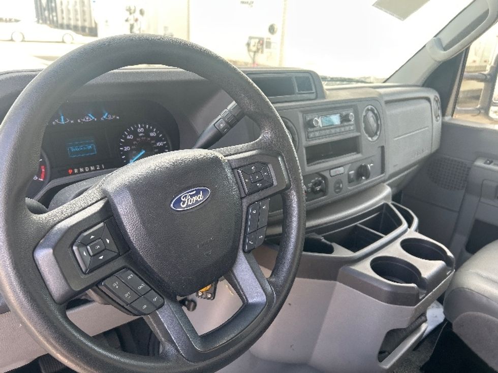 Light Duty Box Truck-Light and Medium Duty Trucks-Ford-2022-E350-Dallas-TX-76,605\n\t\tmiles-$ 34,000 - Image 17