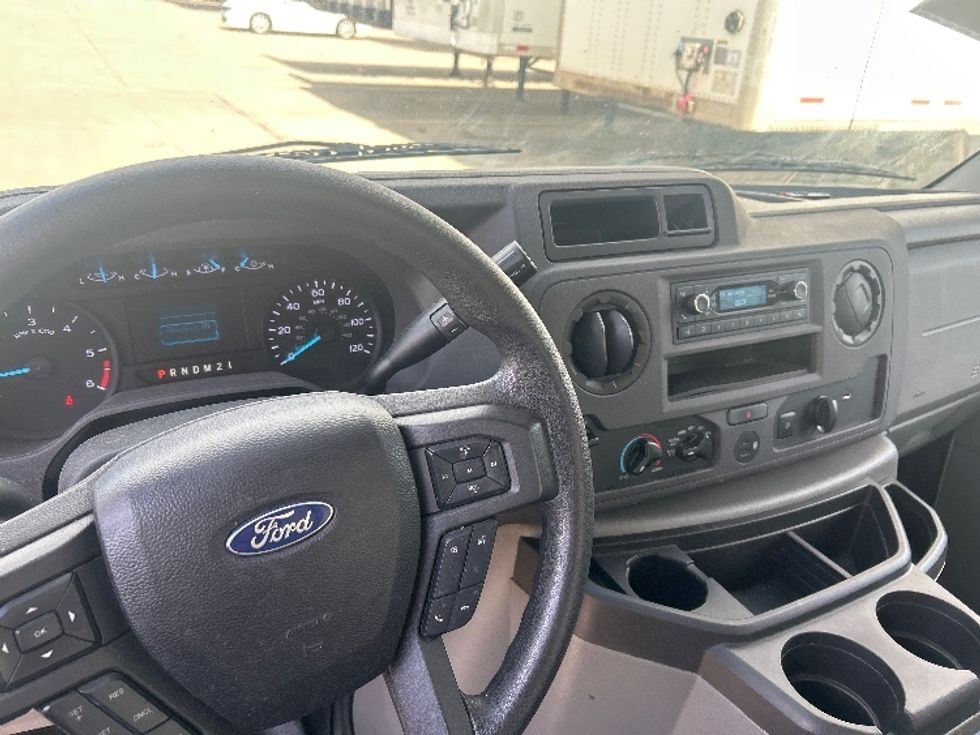 Light Duty Box Truck-Light and Medium Duty Trucks-Ford-2022-E350-Dallas-TX-76,605\n\t\tmiles-$ 34,000 - Image 18