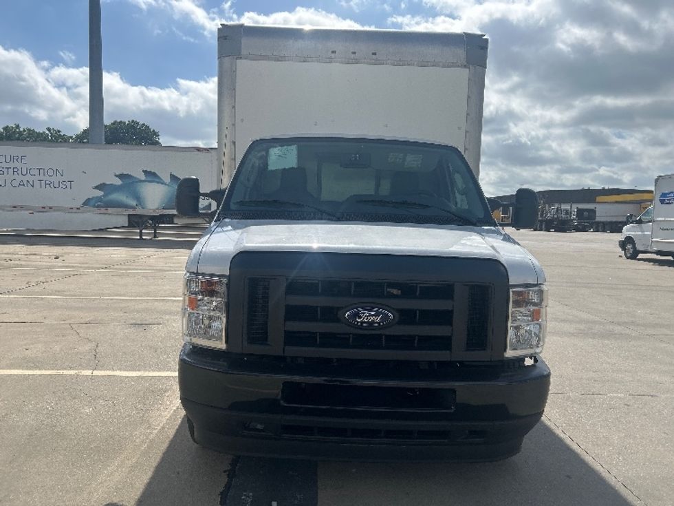 Light Duty Box Truck-Light and Medium Duty Trucks-Ford-2022-E350-Dallas-TX-76,605\n\t\tmiles-$ 34,000 - Image 2